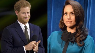 En bild på Prins Harry och en på Meghan. Prins Harry har rött hår och rött skägg. Han har kavaj och slips på sig och småler. Meghan har axellångt hår med lockar längst ner. Hon har en blus med en knuten rosett i halsen. Hon har långa ögonfransar och är sminkad.